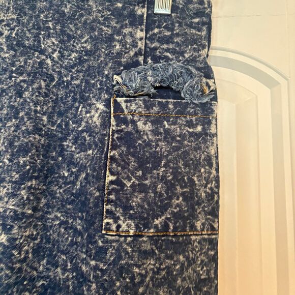 36 Point 5 Acid Wash Skirt Size Medium - Picture 6 of 11